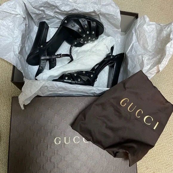 Gucci black leather heels